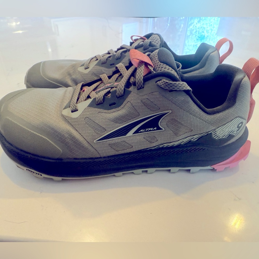 Altra Women's Lone Peak Trail Runners Dusty Olive - Picture 3 of 9